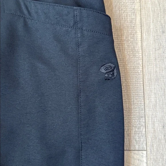 Mountain Hardwear Hiking She’ll Pants - Picture 5 of 10